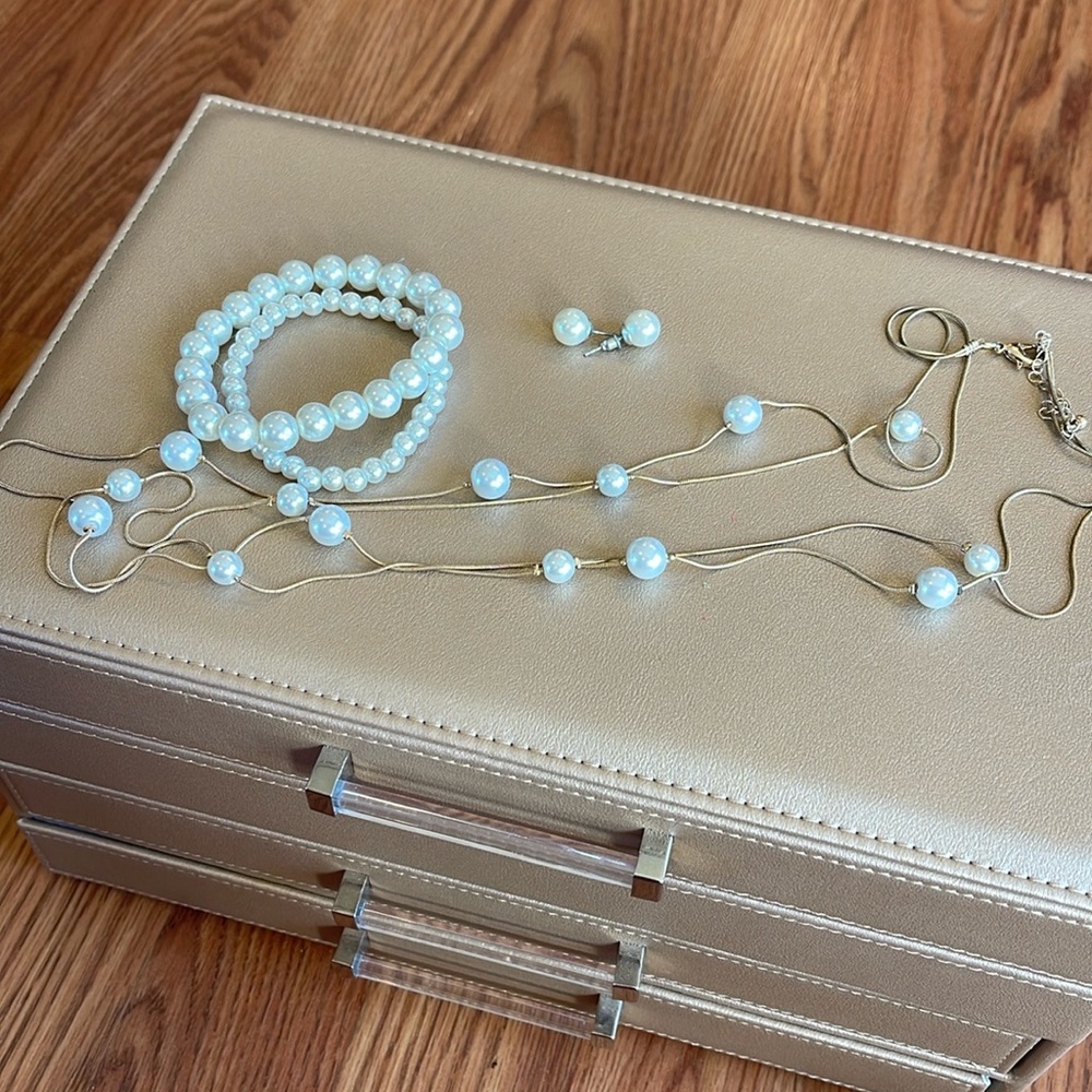 Pearl Costume Jewelry Set